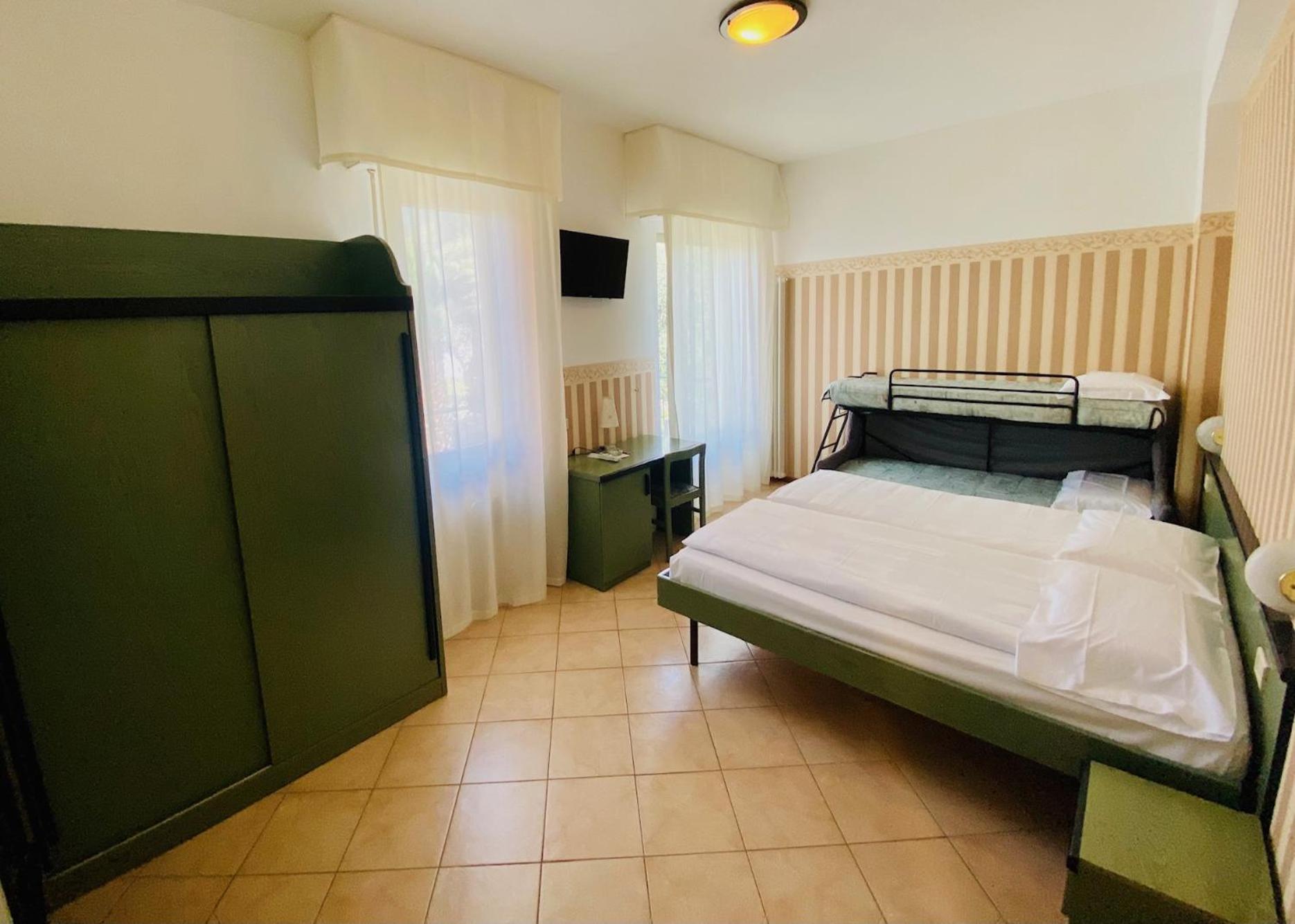 Hotel Ideal 马尔切西内 外观 照片